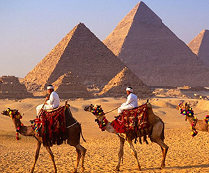 Private Half-Day Trip to Giza Pyramids with Camel-Riding